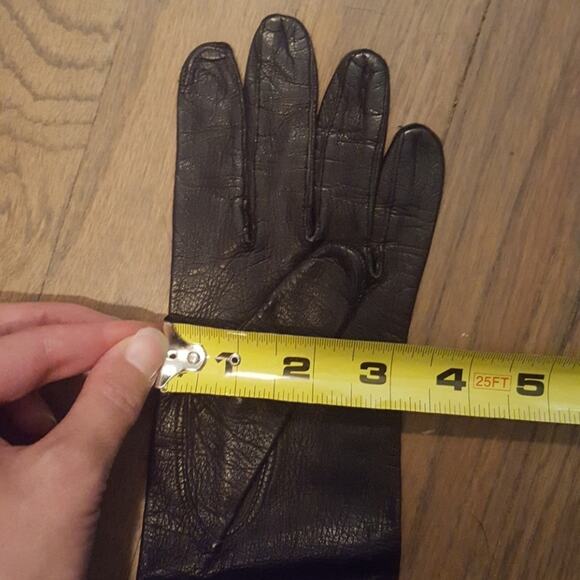 Vintage Leather Gloves - Picture 6 of 7